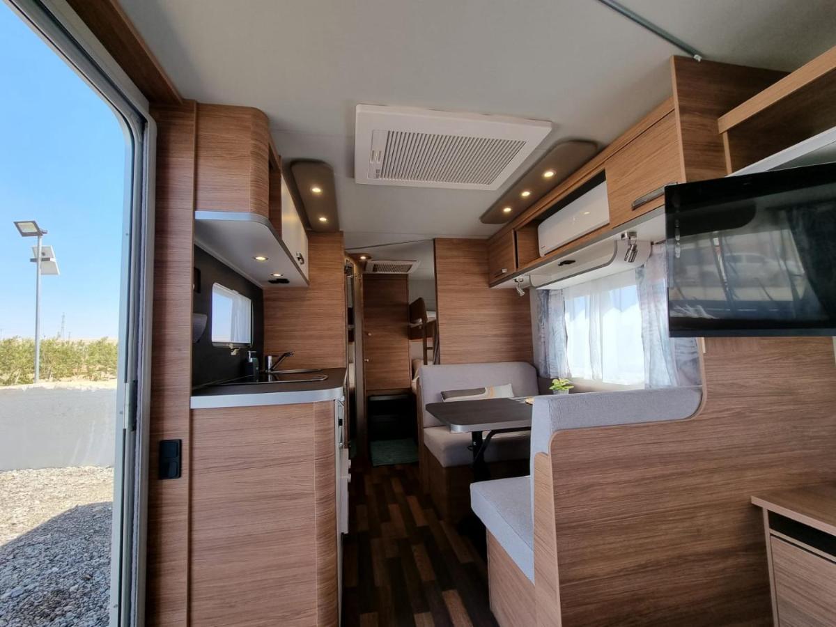 Glamping Caravans At The Farm - גלמפינג קרוואנים בחווה Mitzpe Ramon Exterior photo